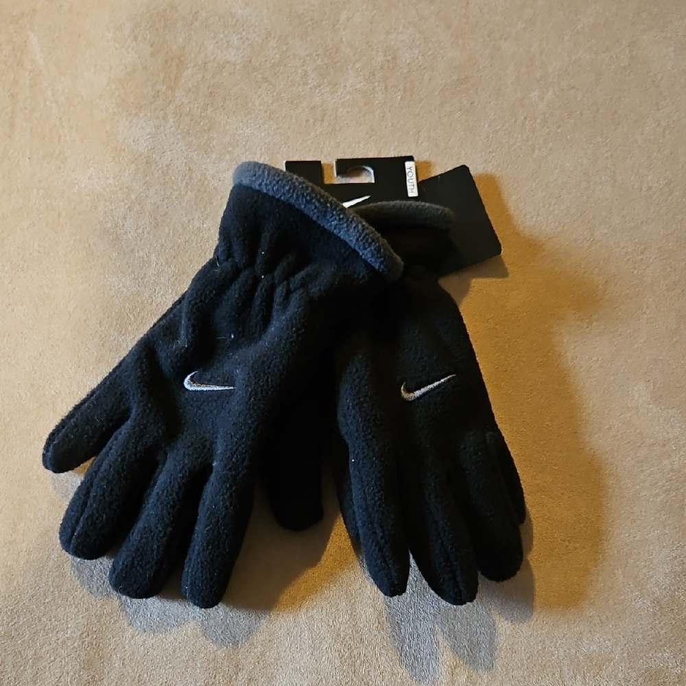 Nike Black Boy's Fleece Gloves